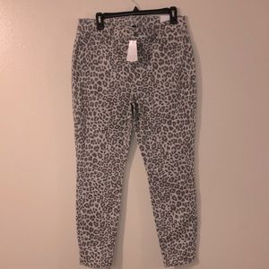 White House black market,the high-rise skinny ankle jeans size 10.